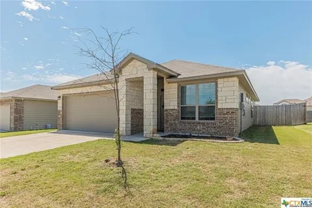 7445 Mossy Rdg Ln in Temple, TX - Building Photo