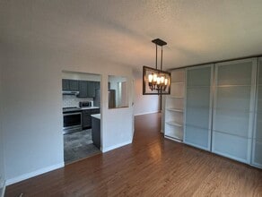 24 Loraine Ave in Quinte West, ON - Building Photo - Building Photo