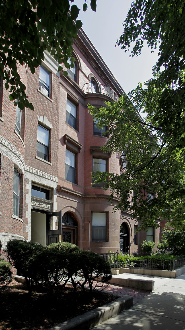 470 Beacon St in Boston, MA - Foto de edificio - Building Photo