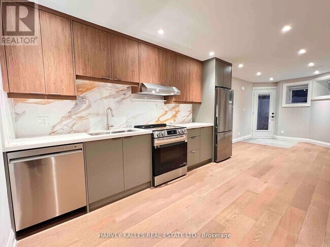 24 Sullivan St in Toronto, ON - Building Photo - Building Photo