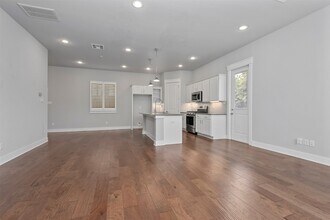 909 Oak St in Houston, TX - Building Photo - Building Photo