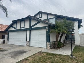 461 Cam Los Gallos in Perris, CA - Building Photo - Building Photo