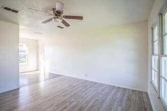 1921 73rd St in Lubbock, TX - Building Photo - Building Photo