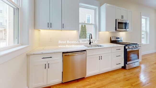 244 Somerville Ave in Somerville, MA - Building Photo - Building Photo