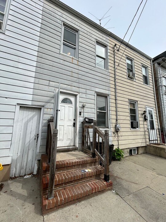 78 Bellevue Ave in Trenton, NJ - Building Photo