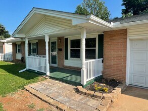 1119 E Edgewood St in Springfield, MO - Building Photo - Building Photo