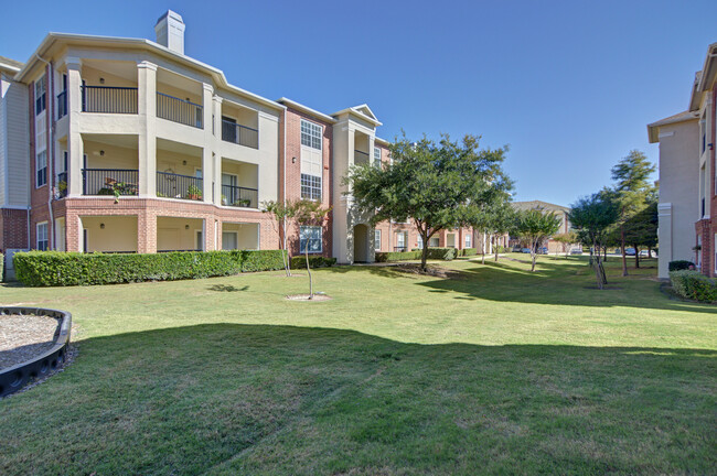 Clearwater Creek in Richardson, TX - Building Photo - Building Photo