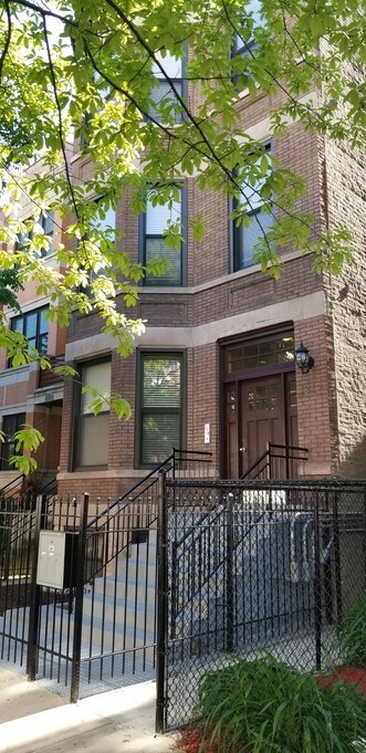 1312 N Claremont Ave-Unit -3 in Chicago, IL - Foto de edificio