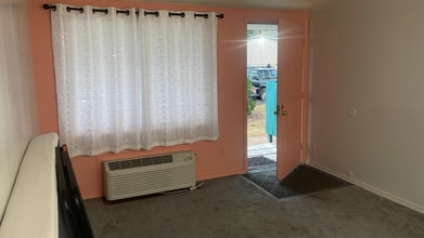 33305 Ryan Dr-Unit -163 in Leesburg, FL - Building Photo - Building Photo