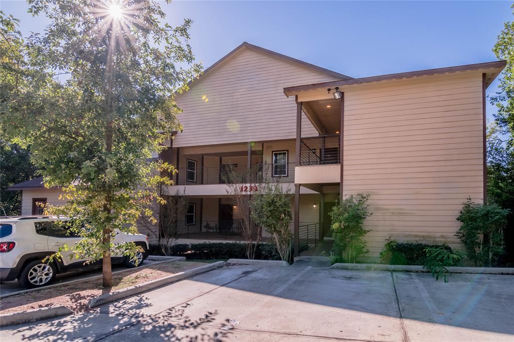 1239 20th St, Unit A in Huntsville, TX - Building Photo