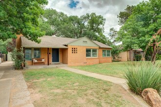 3204 28th St in Lubbock, TX - Building Photo - Building Photo