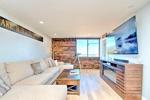 375 Endicott St N in Laconia, NH - Building Photo