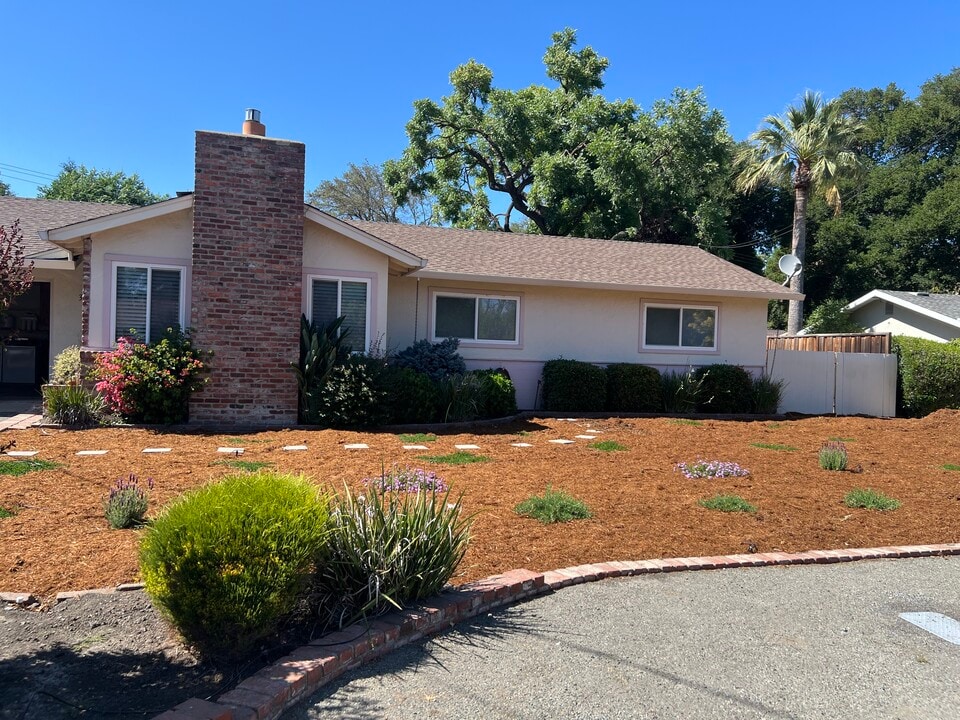 3270 Hillview Ln in Lafayette, CA - Building Photo