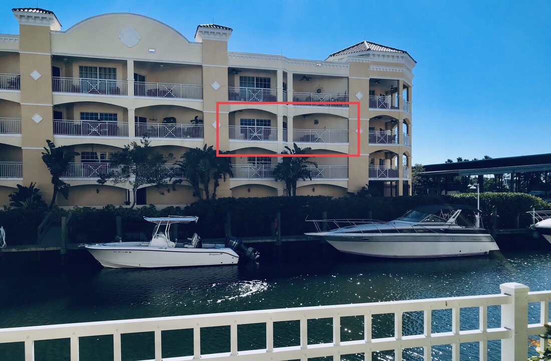 14041 Bellagio Way, Unit 314 in Osprey, FL - Foto de edificio