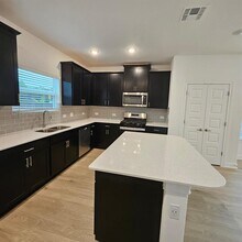 10017 Milton Albert Way in Austin, TX - Building Photo - Building Photo