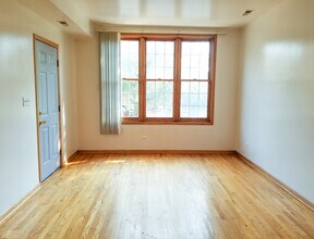 1446 N Campbell Ave-Unit -2 in Chicago, IL - Building Photo - Building Photo