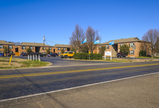 Chandler Crossing Apartments in Chandler, TX - Building Photo - Building Photo