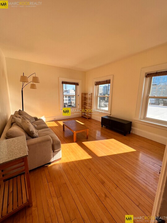 465 Park Dr, Unit 20 in Boston, MA - Building Photo