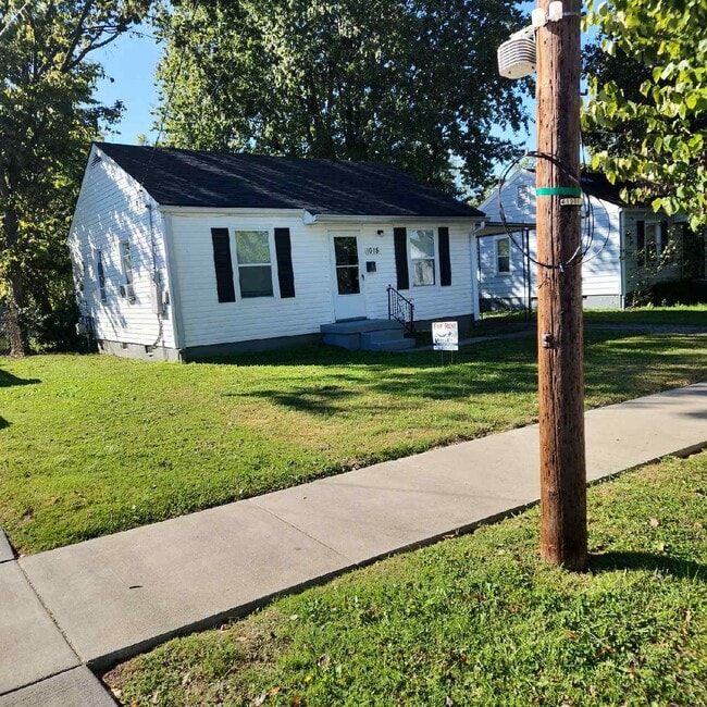 1018 Navaho Pl in Louisville, KY - Building Photo - Building Photo