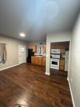 528 N 9th St, Unit 1 in Klamath Falls, OR - Foto de edificio - Building Photo