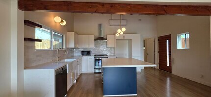 1403 N Rose St in Burbank, CA - Building Photo - Building Photo