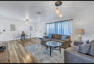 8199 115th St N in Seminole, FL - Building Photo - Building Photo