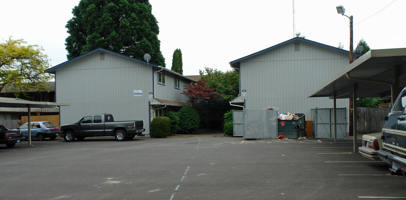 136-140 NE Conifer Blvd in Corvallis, OR - Building Photo