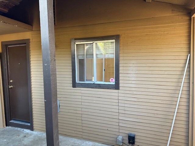 property at 115-112 Poplar Ave