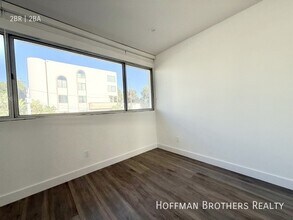 11600 Rochester Ave in Los Angeles, CA - Building Photo - Building Photo