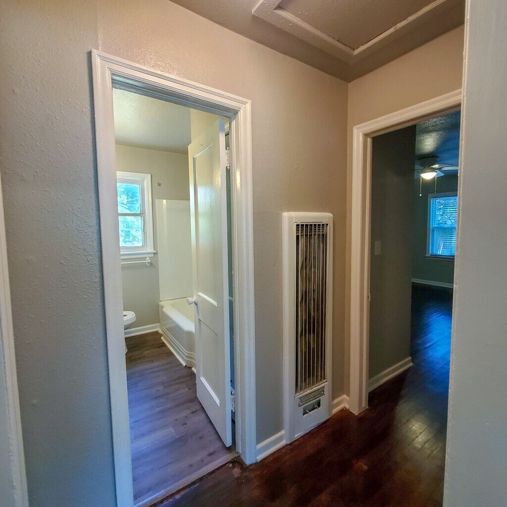 1028 W Wood St Rentals in Shawnee, OK