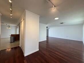 1725 N Gondola Ct in Venice, FL - Building Photo - Building Photo