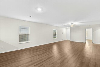 16416 Farmhouse Ln in Elgin, TX - Building Photo - Building Photo