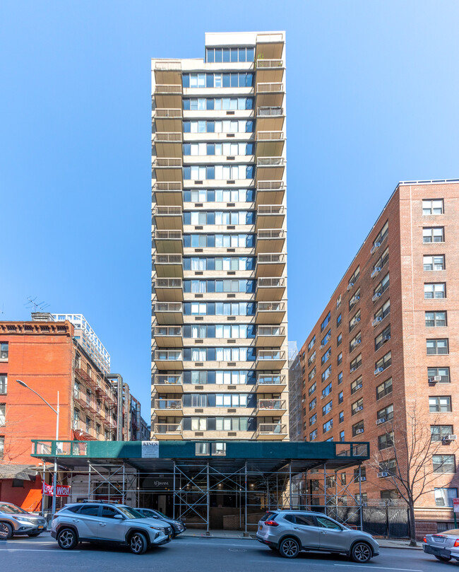 Le Domaine Apartments in New York, NY - Building Photo - Building Photo