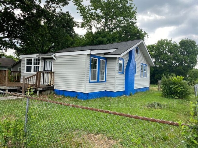 property at 2700 N Orchard Knob Ave
