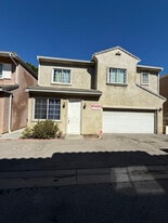 9635 Woodman Ave in Los Angeles, CA - Building Photo