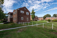 Laurelton Gardens in Rosedale, NY - Building Photo - Building Photo