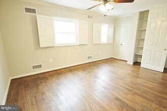 984 N Royal St in Alexandria, VA - Building Photo - Building Photo
