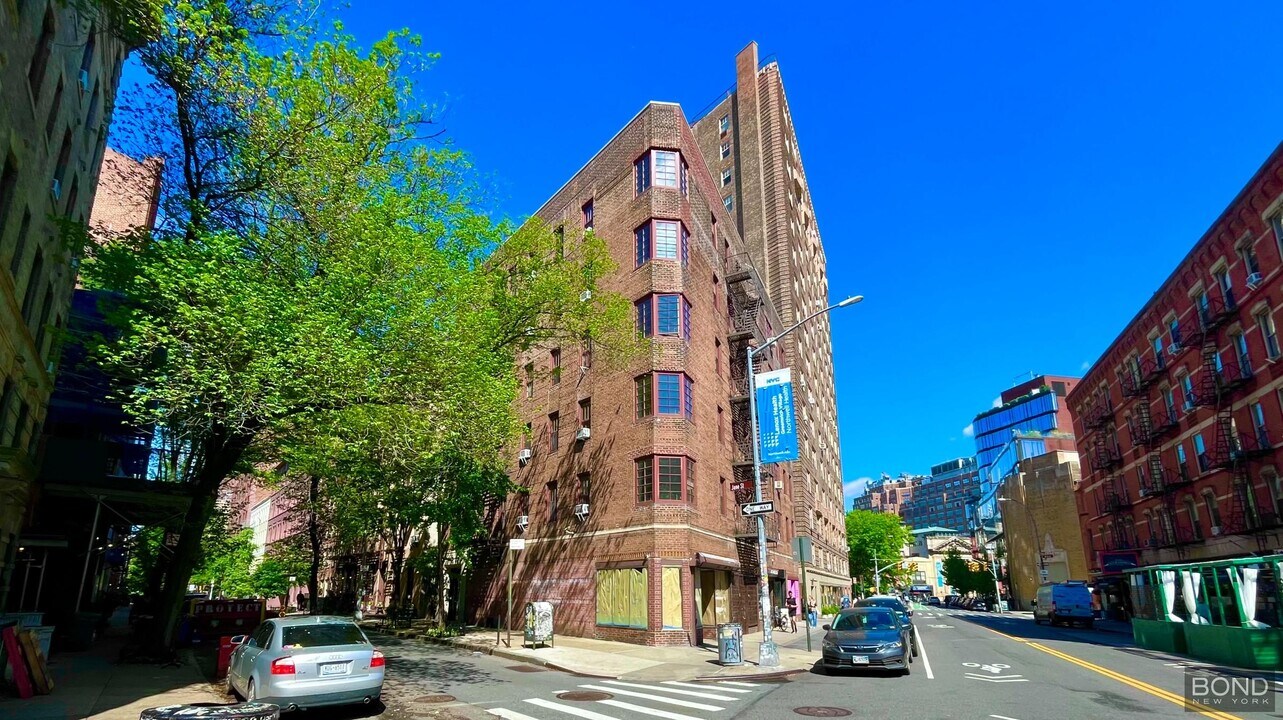1 Jane St in New York, NY - Building Photo