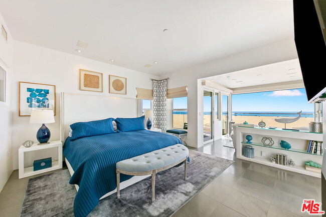 property at 1341 Palisades Beach Rd