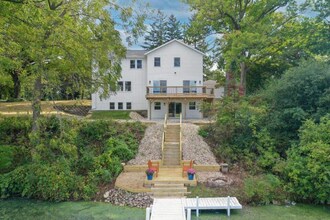 29032 Kramer Dr in Waterford, WI - Foto de edificio - Building Photo