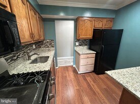 6085 Majors Ln in Columbia, MD - Building Photo