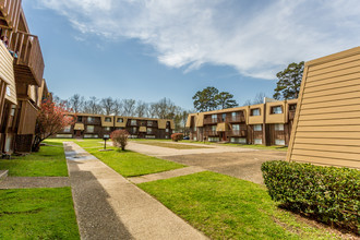 Pine Garden in Little Rock, AR - Building Photo - Building Photo