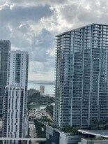 92 SW 3rd St, Unit 3203 in Miami, FL - Building Photo