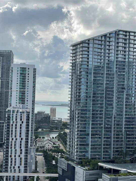 92 SW 3rd St, Unit 3203 in Miami, FL - Building Photo