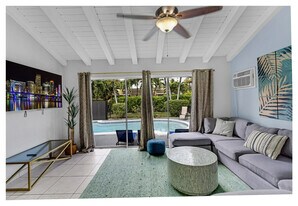 425 NE 105th St, Unit SI ID1439294P in Miami Shores, FL - Building Photo