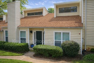 603 Serramonte Dr in Marietta, GA - Building Photo