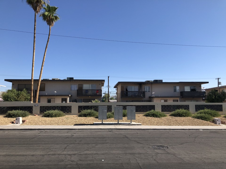 Casada Way in Las Vegas, NV - Building Photo