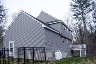 129 Quinapoxet St in Holden, MA - Foto de edificio - Building Photo