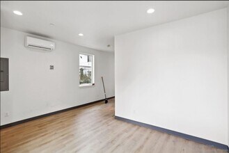 4729 21st Ave NE in Seattle, WA - Building Photo - Building Photo