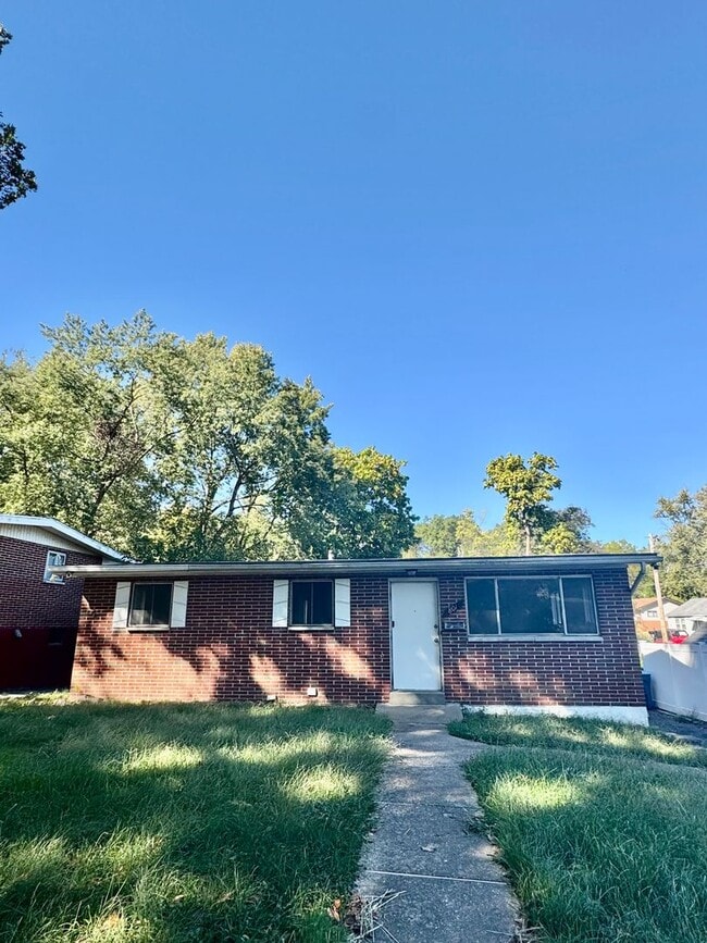 property at 801 Thomas Ave